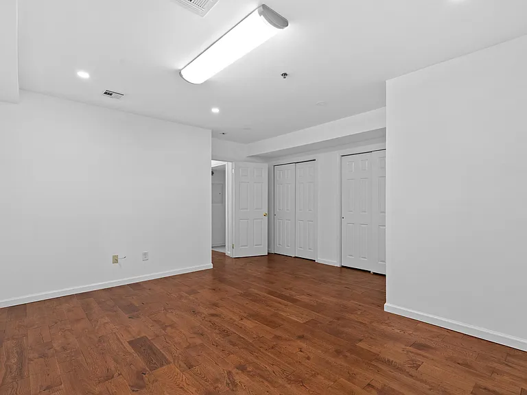 720 23rd St #1 — Photo 10