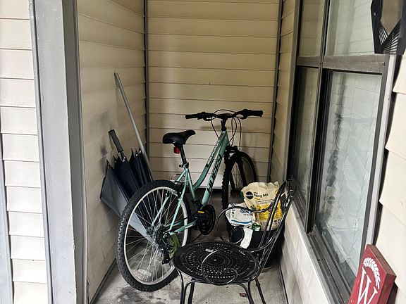 2nd image of 100 Brighton Hill Cir APT 5C