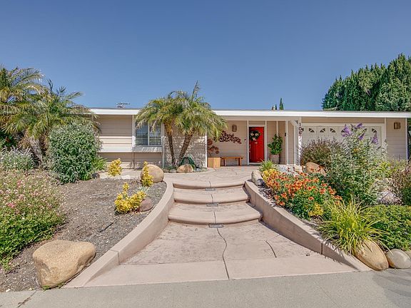 4th image of 1067 Windsor Dr