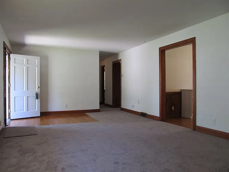 2217 Delwood Rd — Photo 6