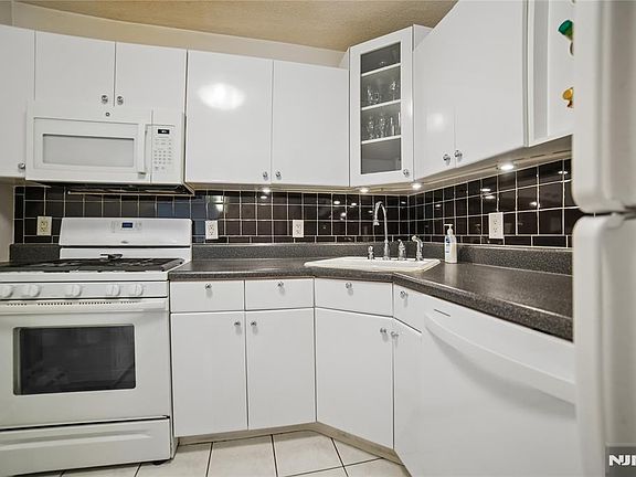 5th image of 555 NORTH Avenue #21 H