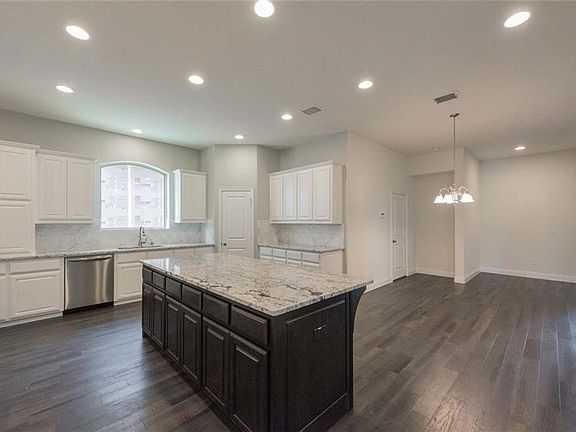 4th image of 7821 Driftwood Dr