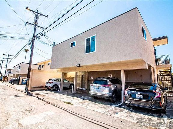 Rear exterior / parking