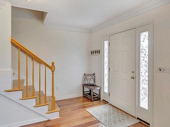 2nd image of 1966 English Oaks Cir N