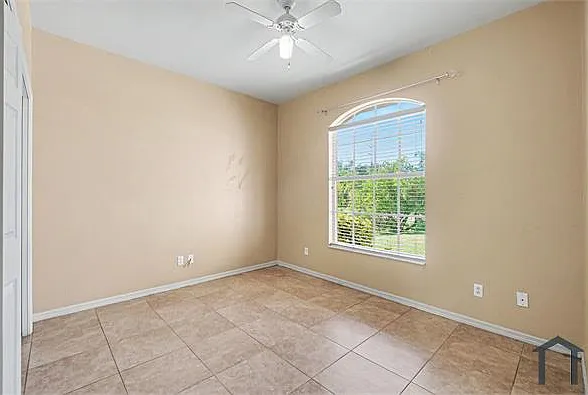 627 SW 47th Ter — Photo 16