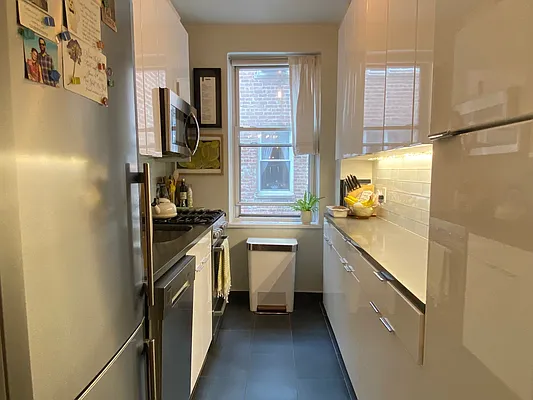 Rented by Metropolitan Equities | media 6