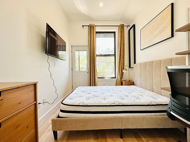 1130 Jefferson Ave #532 — Photo 3