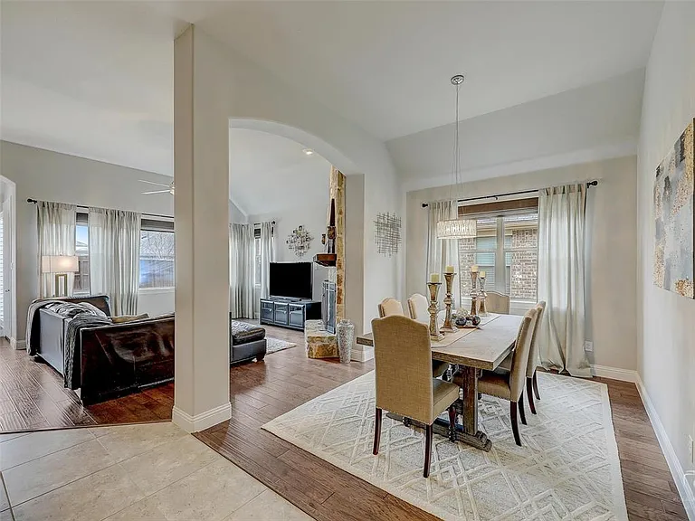 11709 Parade Dr — Photo 47