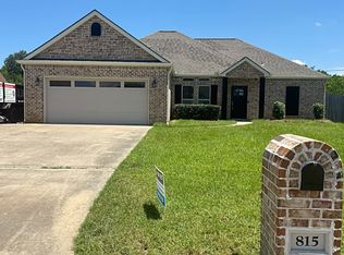 815 Amber Kay Ln, Bridge City, TX 77611
