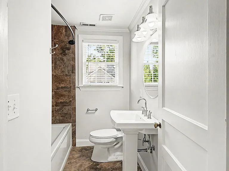 3501 Foxhall Rd — Photo 20
