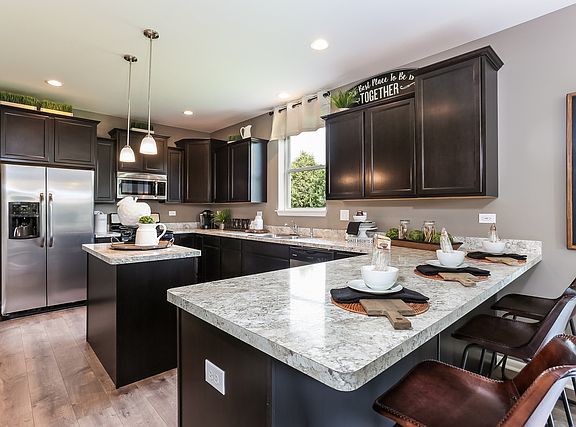 2nd image of 39 Windstone Dr