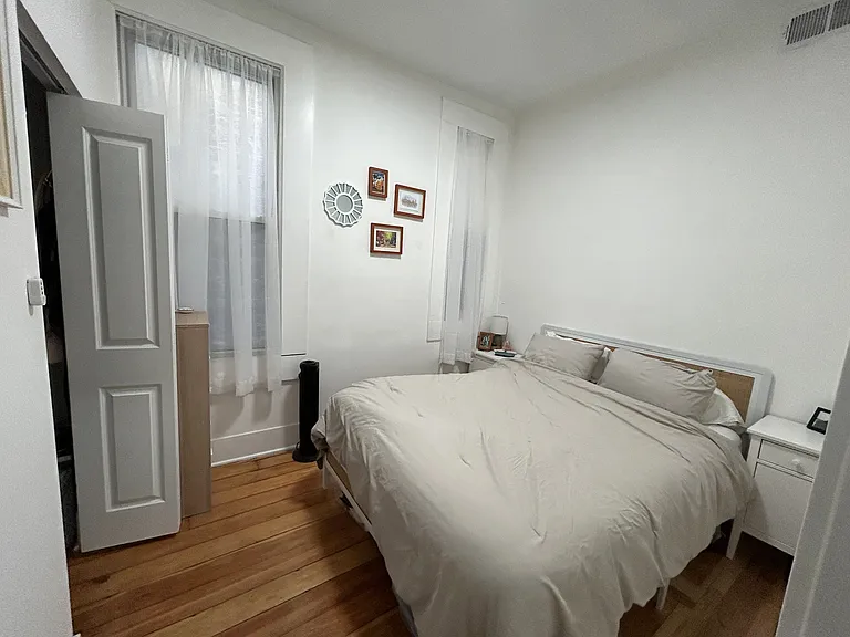 1140 N Winchester Ave #2R — Photo 5