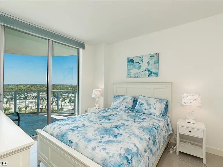 3000 Oasis Grand Blvd #801 — Photo 18
