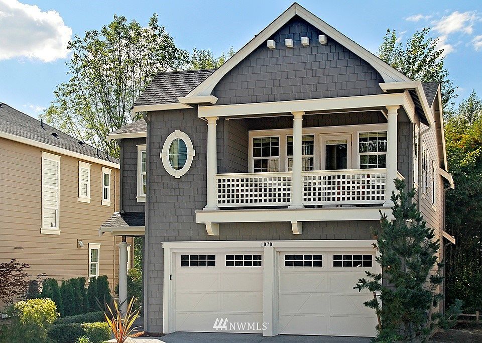 1st image of 830 NE 224th Avenue NE #31