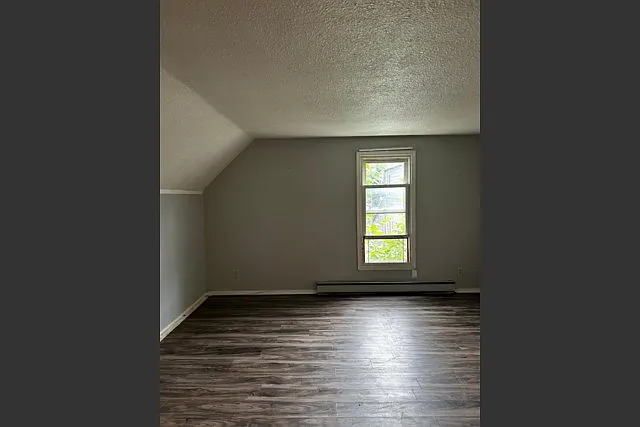 2 bed, $1,300 — Photo 3