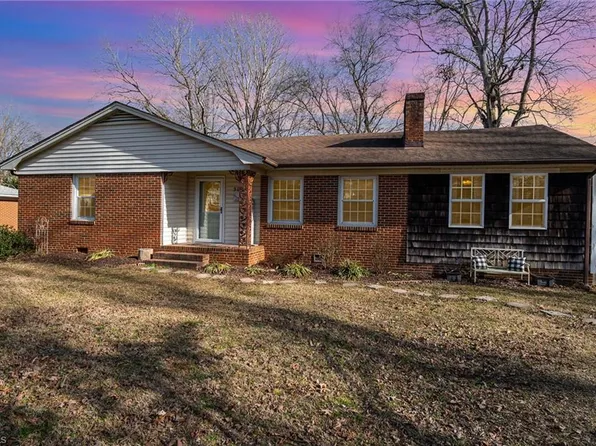 306 Camp St, Ramseur, NC 27316