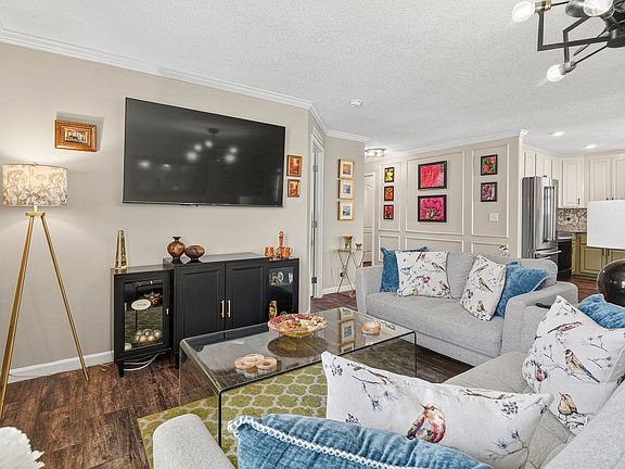 5th image of 227 Lakeside Crossing Dr. #Lakeside Crossing