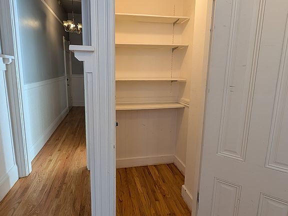 3rd image of 1101 Oak St