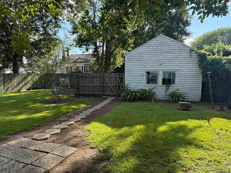 23930 Railroad Ave — Photo 9