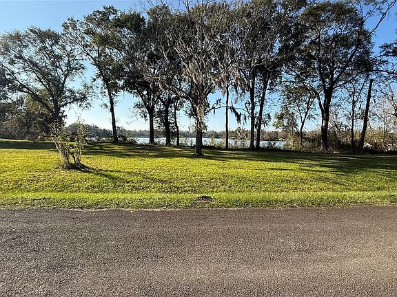 2nd image of E Taylor Lake Cir