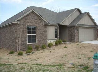 3815 N 2nd Pl, Rogers, AR 72756