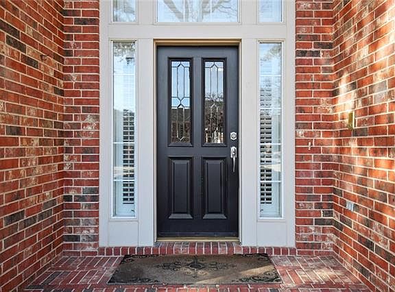3rd image of 803 Highland Lakes Ct