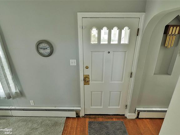 4th image of 526 Lechauwecki Ave
