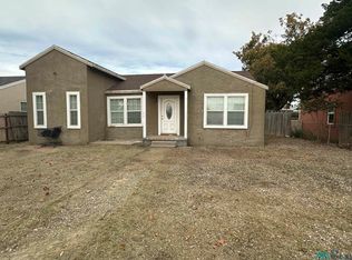 1103 W 3rd St, Roswell, NM 88201
