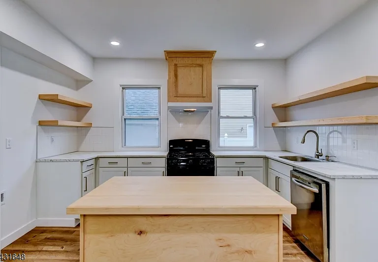 40 Grove St — Photo 24