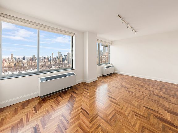 5th image of 101 W 67th St APT 45B