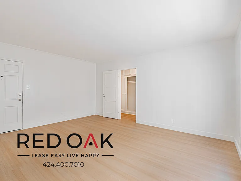 1030 Menlo Ave #7 — Photo 6