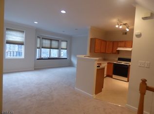 10 Devonshire Dr #141, Clifton, NJ 07013