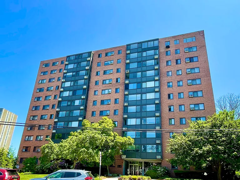 90 Prospect Ave #8E — Photo 1