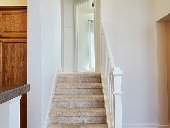 5th image of 6588 NE Rosebay Dr