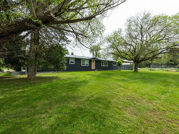 3rd image of 26 Willow Ln