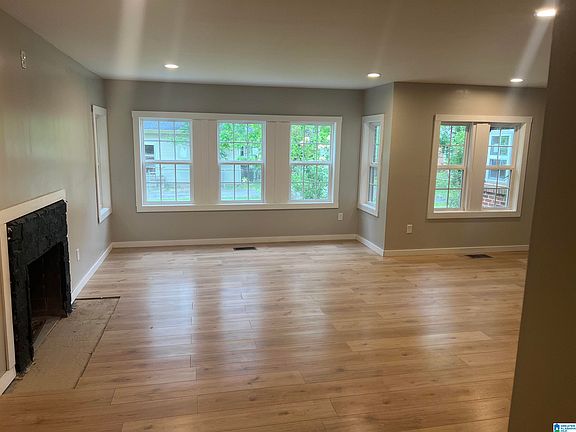 5th image of 501 2nd St NW