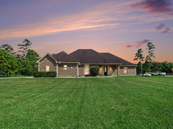 7211 Bayou Timbers Dr, Alvin, TX 77511