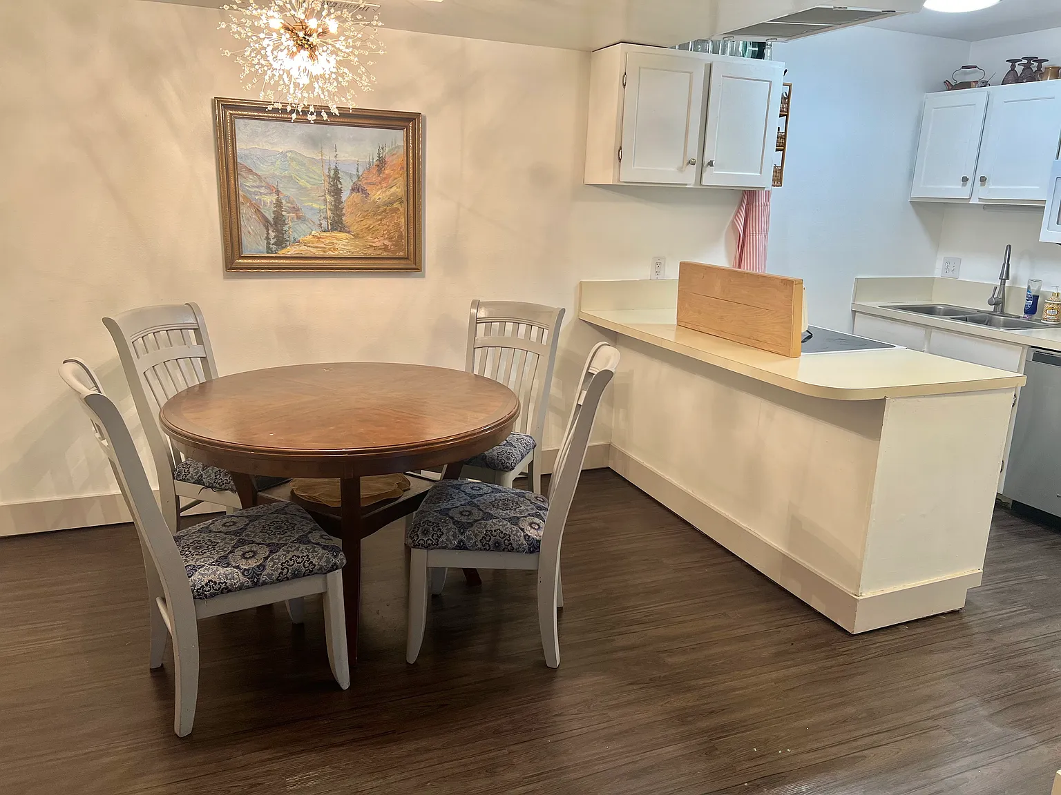3 bed, 1298 sqft, $2,300 — Photo 2