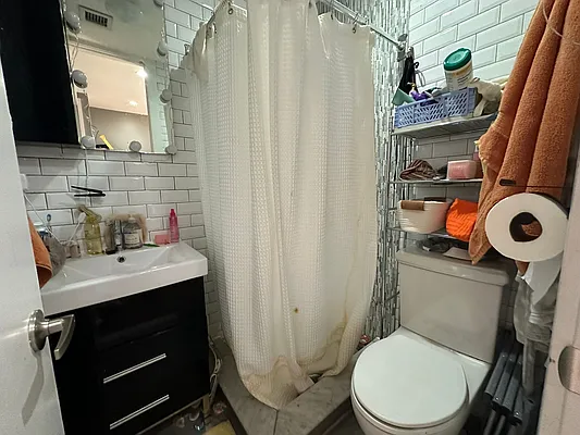 Rented by Yup Realty LLC | media 22