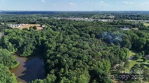 4th image of 11308 Dogwood Ln