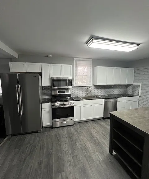 1112 E Colvin St — Photo 3