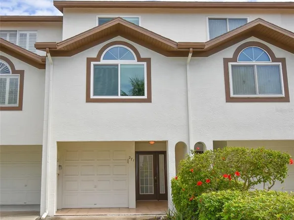 271 Madeira Cir, Tierra Verde, FL 33715