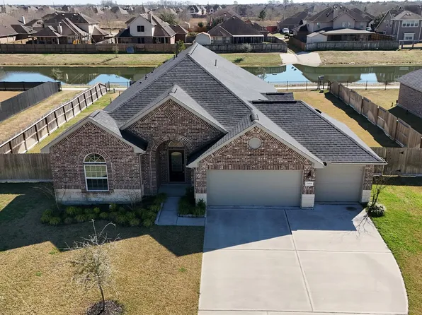 11914 Champions Forest Dr, Mont Belvieu, TX 77535