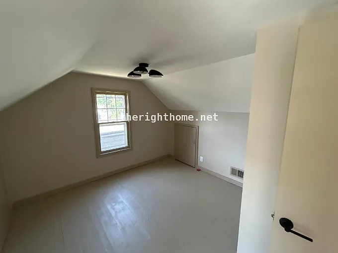 2886 Martin Ave — Photo 11