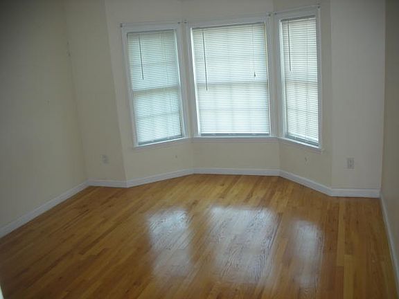 4th image of 17 4th St