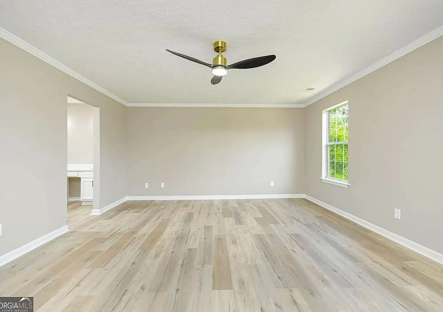 Room in 6 Bedroom Home at Brown Dr — Photo 4