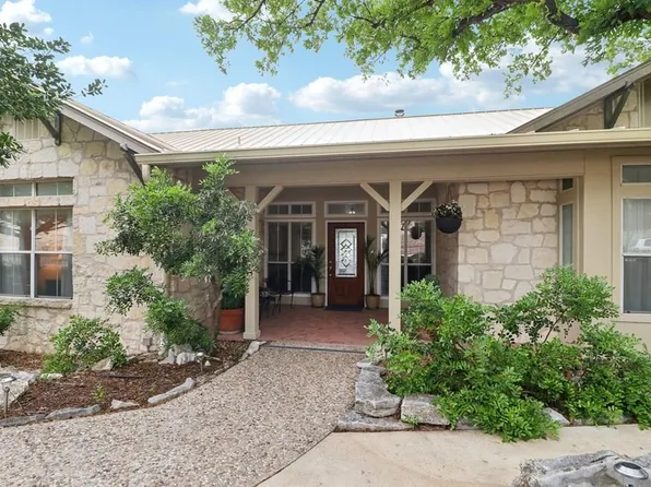 1904 Summit Ridge Dr N, Kerrville, TX 78028