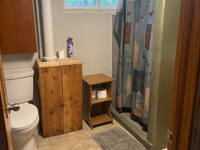 2324 Catskill St — Photo 5