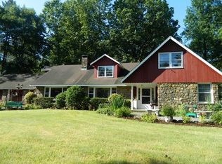 22 Cherry Tree Ln, Chester, NJ 07930