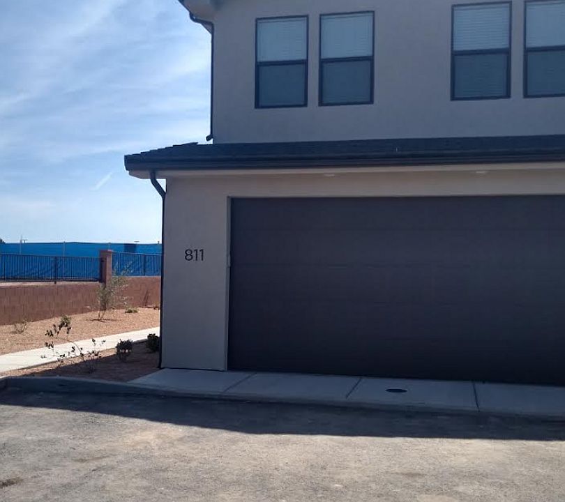 1st image of 811 S Black Alder Dr